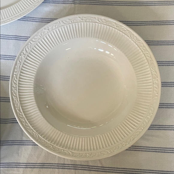 Mikasa Italian Countryside White Embossed Serving Plate/bowl 15inch - Picture 1 of 4